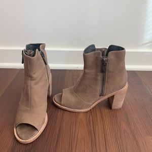 Comfortable booties open toe
